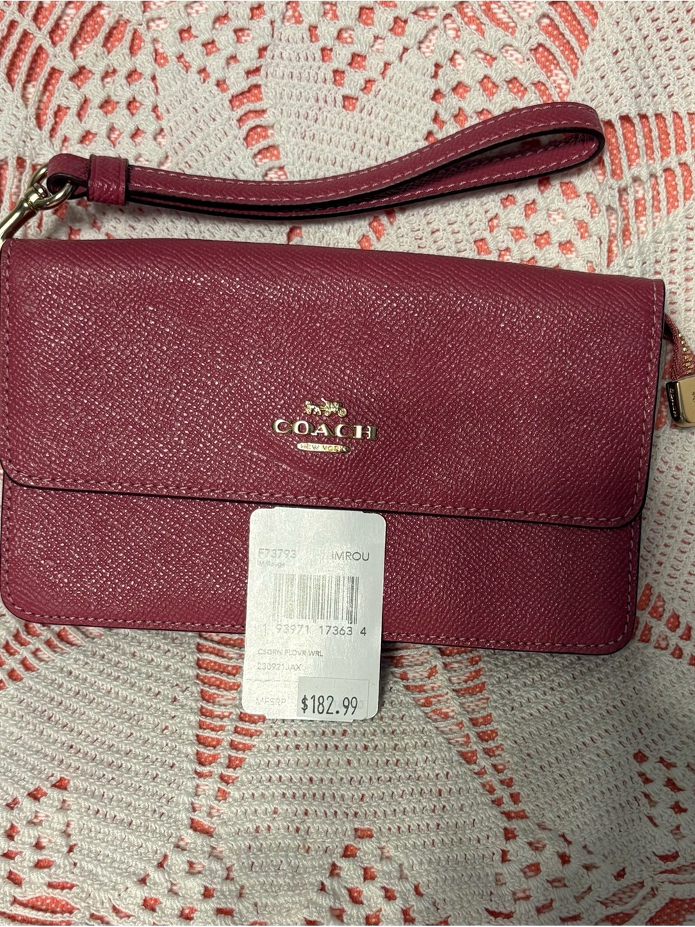 New with tags - Coach Pebbled Leather Wristlet Clutch in Raspberry